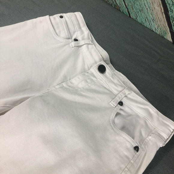 D1 - Kut From The Kloth Catherine Boyfriend Jeans in Optic White - 6P - Picture 2 of 6